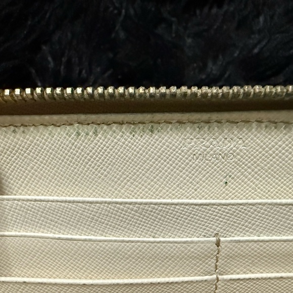 Prada wallet - Picture 3 of 4